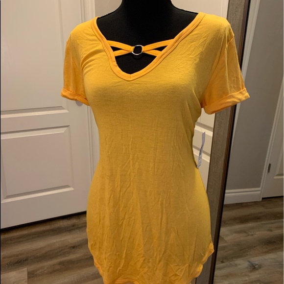 NO BOUNDARIES | Yellow Short Sleeve Blouse - Picture 2 of 10